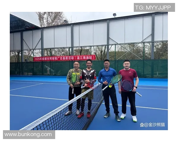 成都网球队的灵活性揭秘：网球巨献背后的训练与技巧探索