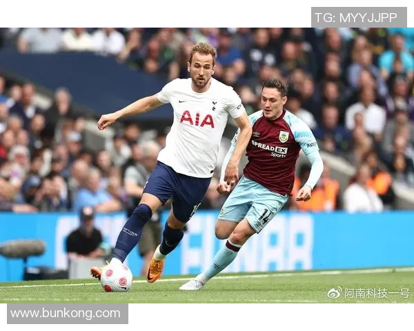 凯恩的传奇之路:从足球天才到全球偶像的成长故事